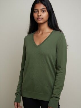 Women's Amazon Essentials Green V-neck Long Sleeve Sweater Size Small